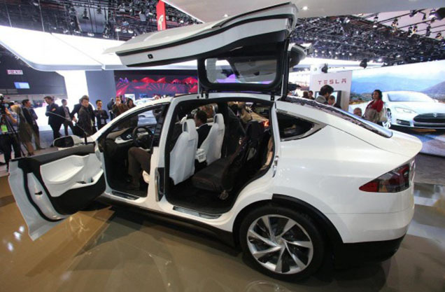  Tesla Model X