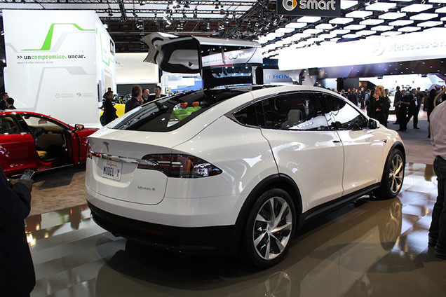  Tesla Model X